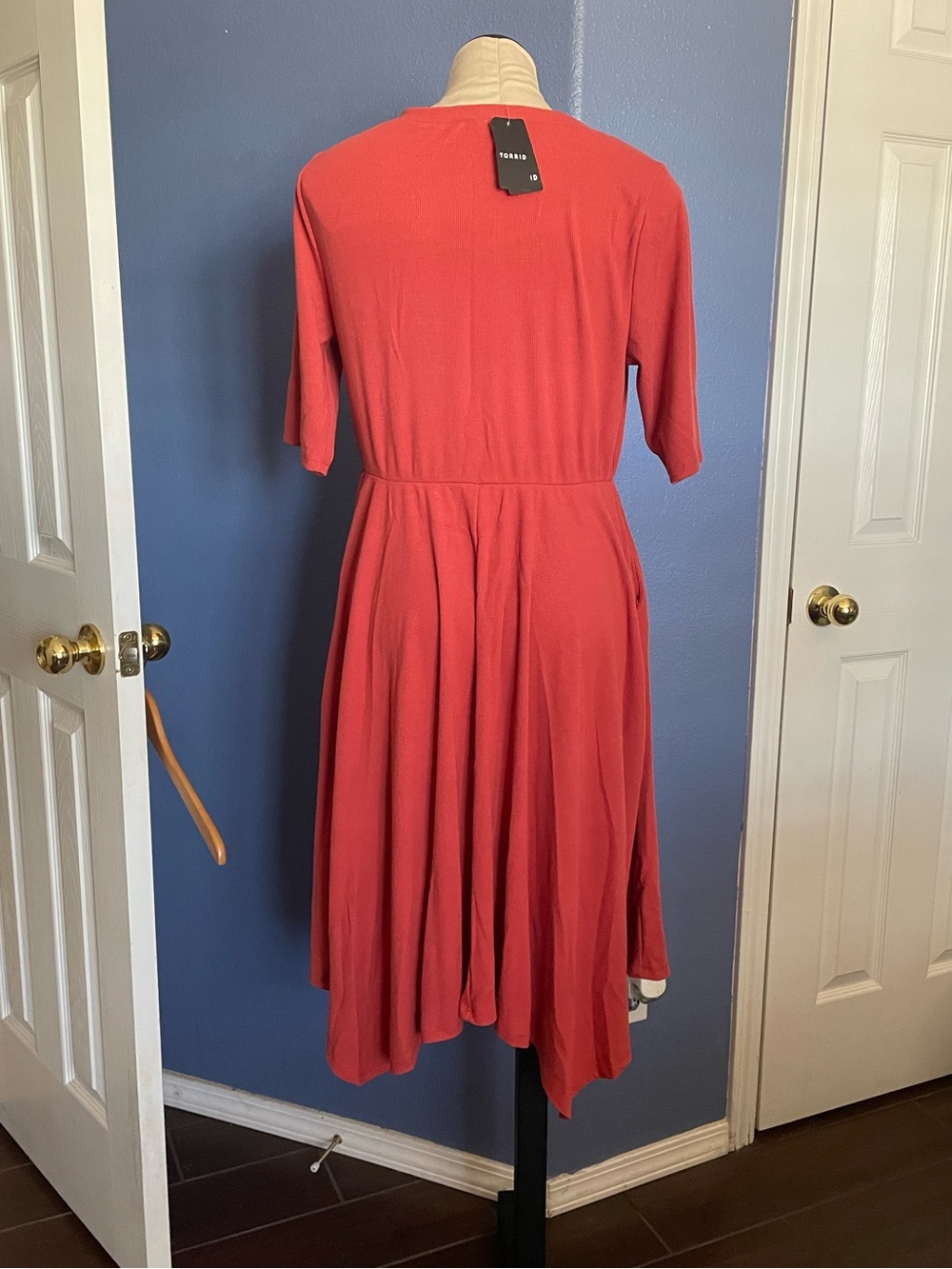Torrid Crew Neck Ribbed Hanky Dress - Picture 3 of 6